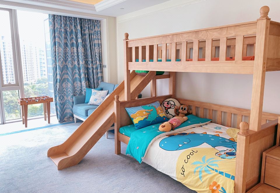 The Azure Qiantang, a Luxury Collection Hotel, HangzhouParent-child Room