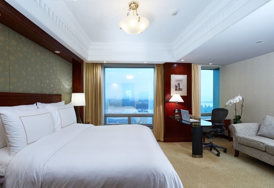 豪华商务房-尽览城市动人夜景