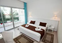 Soviva Resort - Families Only  호텔