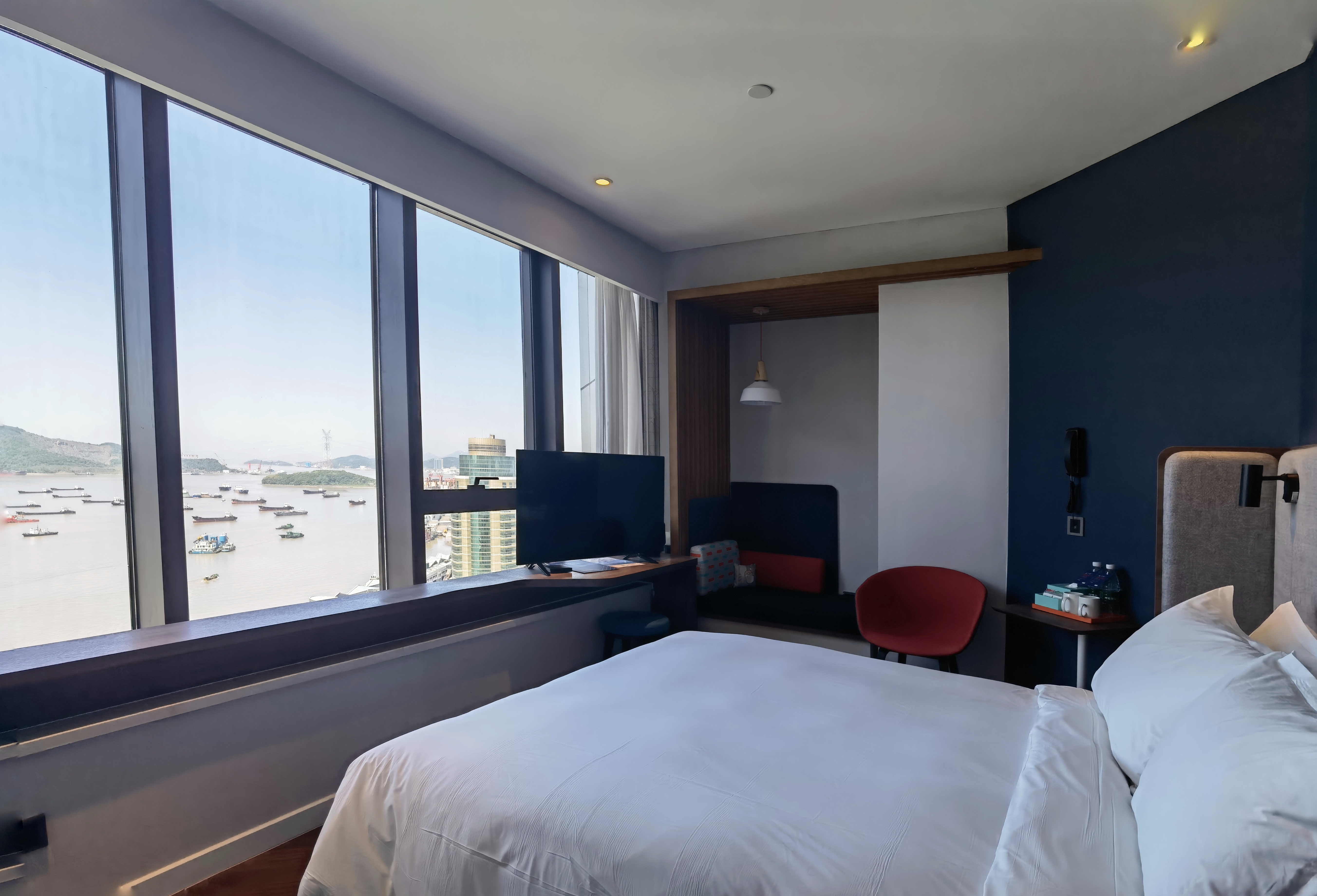 Holiday Inn Express ZHOUSHAN DINGHAI by IHG高级房大床 海景