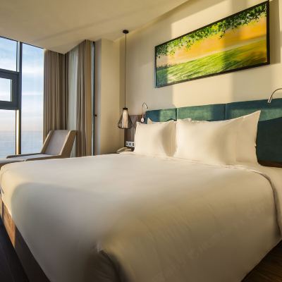 Premier Deluxe Room with Beachfront Maximilan Danang Beach Hotel Promo Code