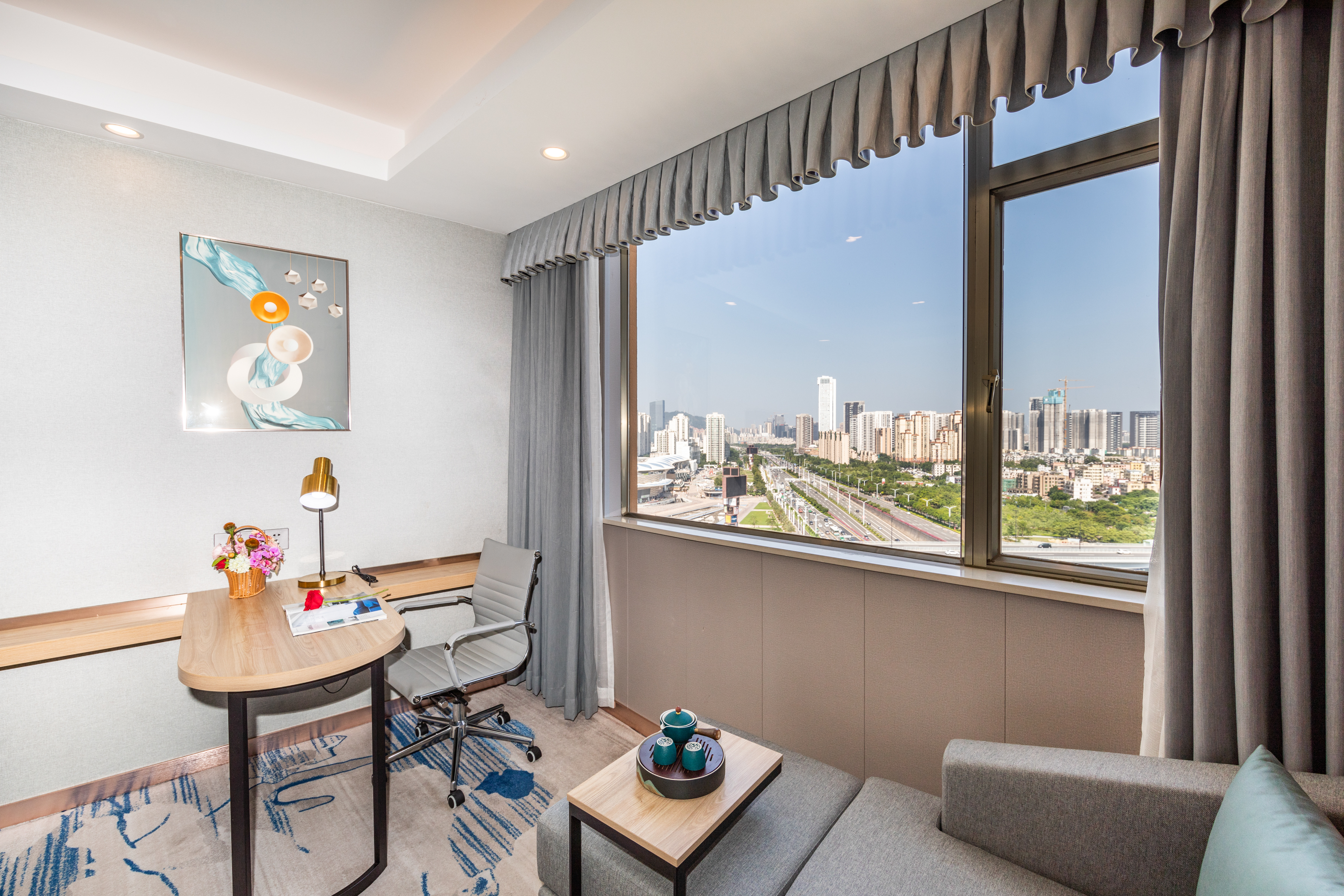 豪華大床房丨投屏電視丨澳洲羽絲棉安睡枕丨極速網絡