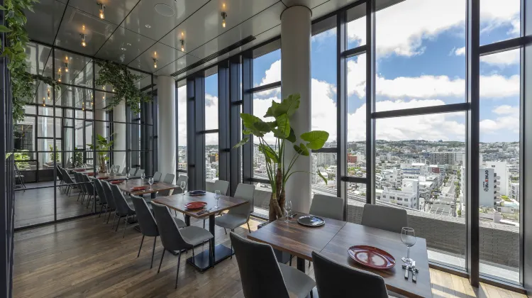 ヒューイットリゾート那覇 食事・レストラン