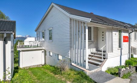 Villa Ekornveien with a great seaview - Housity