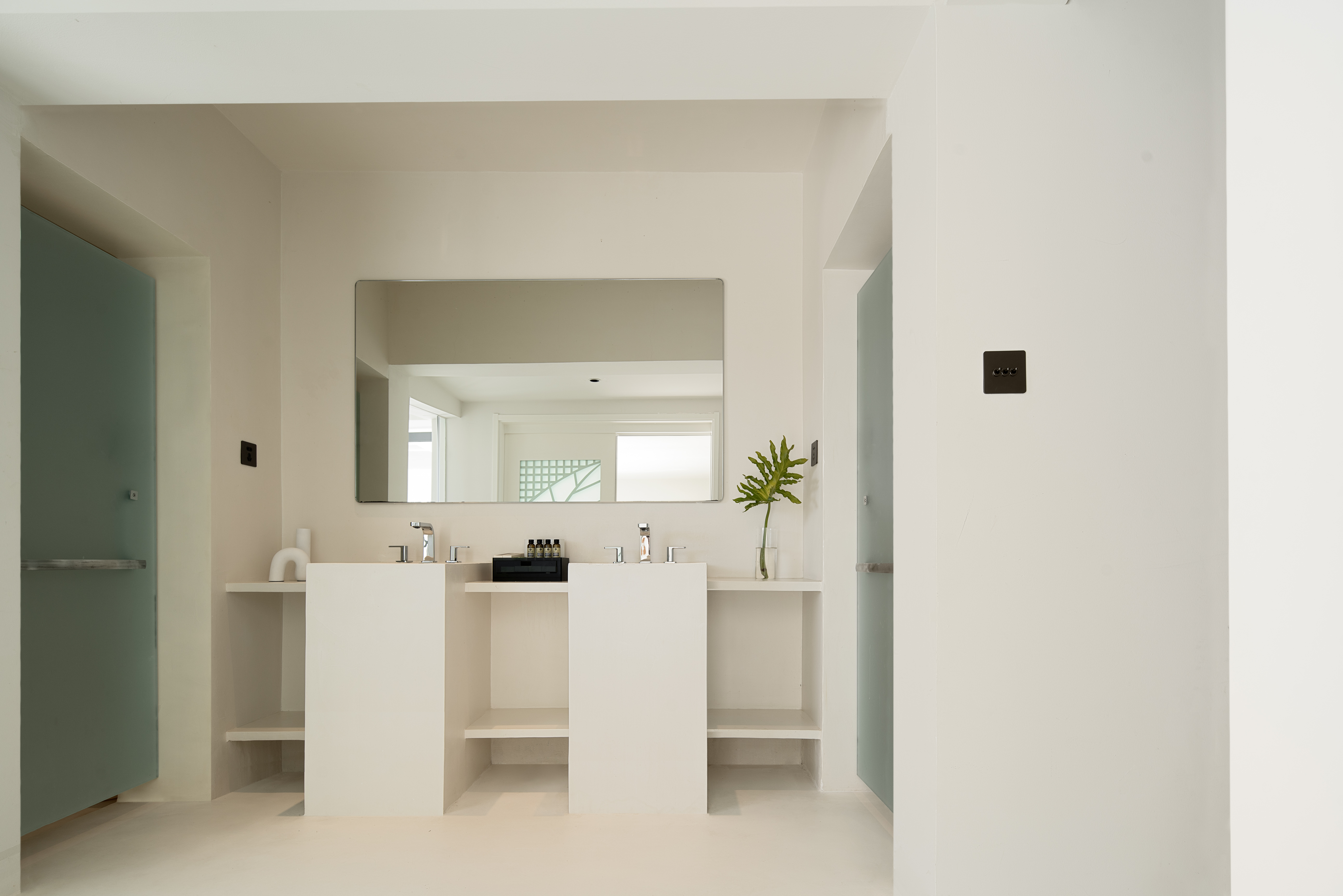 奢华海景露台双卧家庭套房