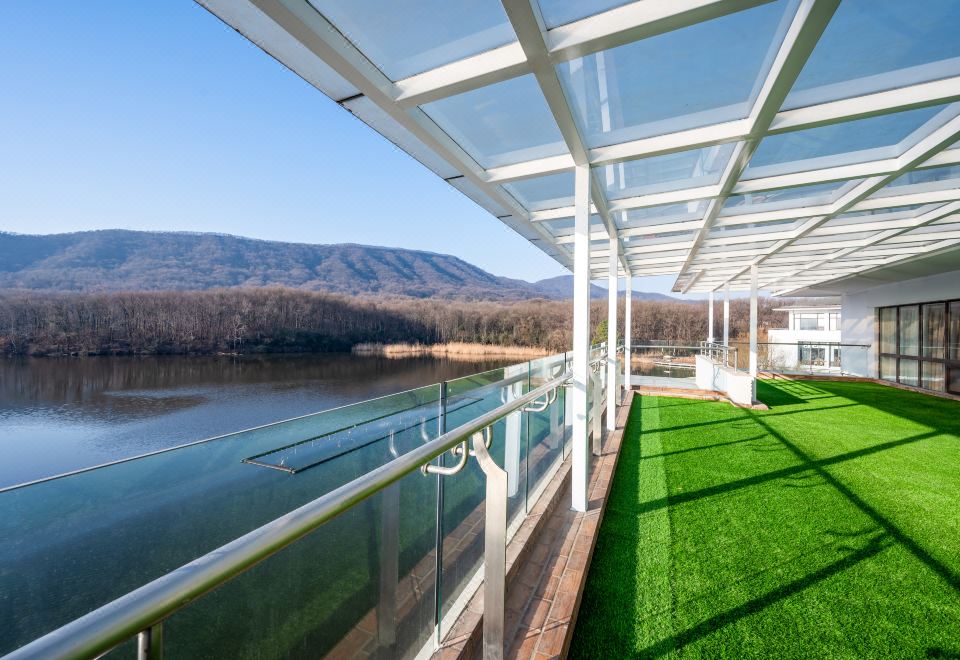 鐘山樓·鐘山套房 -飽覽湖光山色