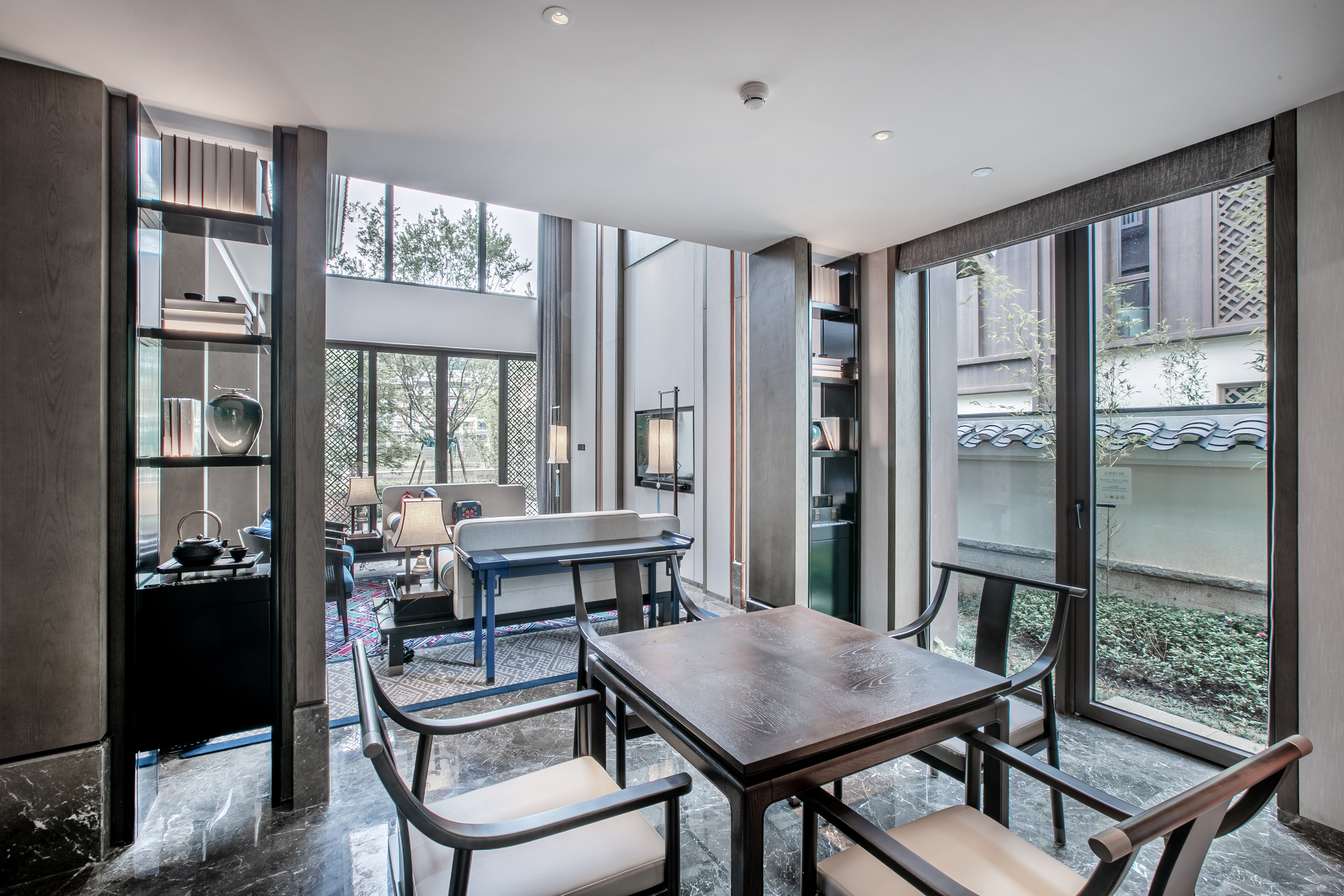 全景露台复式庭院双卧别墅