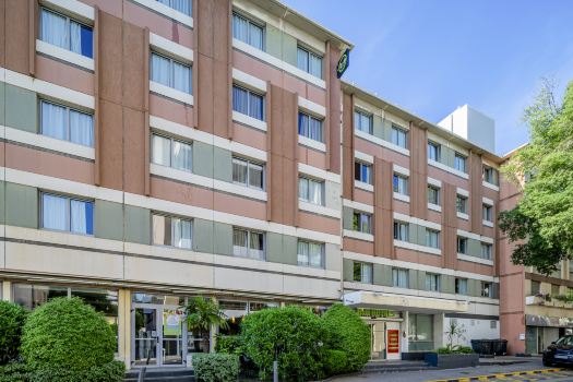 B&B โรงแรม Marseille Prado Parc des expositions