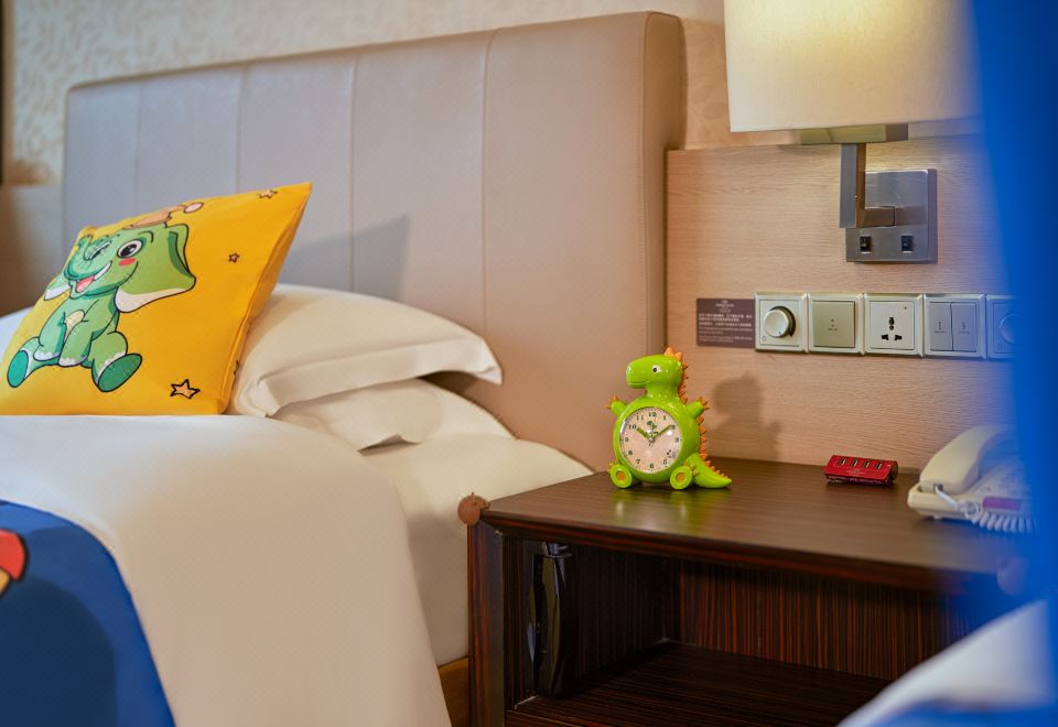 Crowne Plaza Guangzhou HuaduFlying Elephant Kids Theme Room-Two Beds
