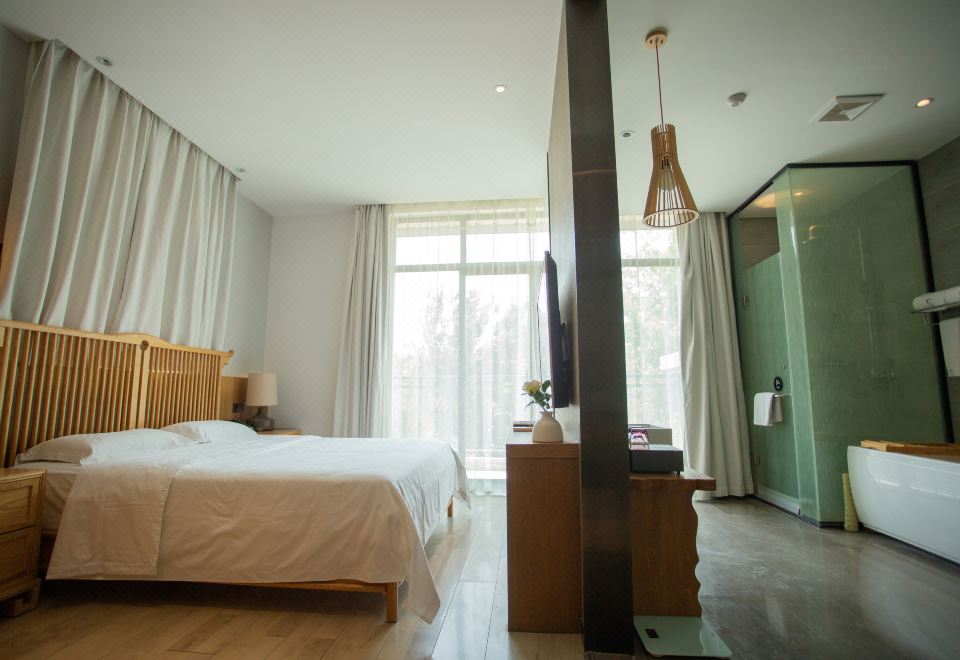 CC LOHAS HOTEL Guestroom (Double Bed) (Terrace)