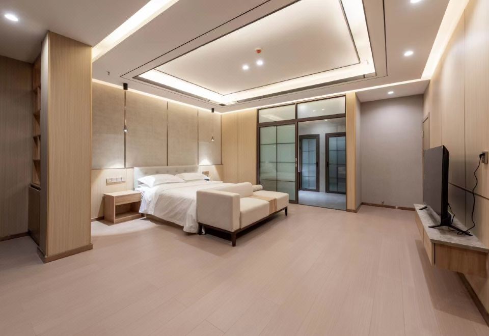 Executive Suite - With View (Air Conditioner)