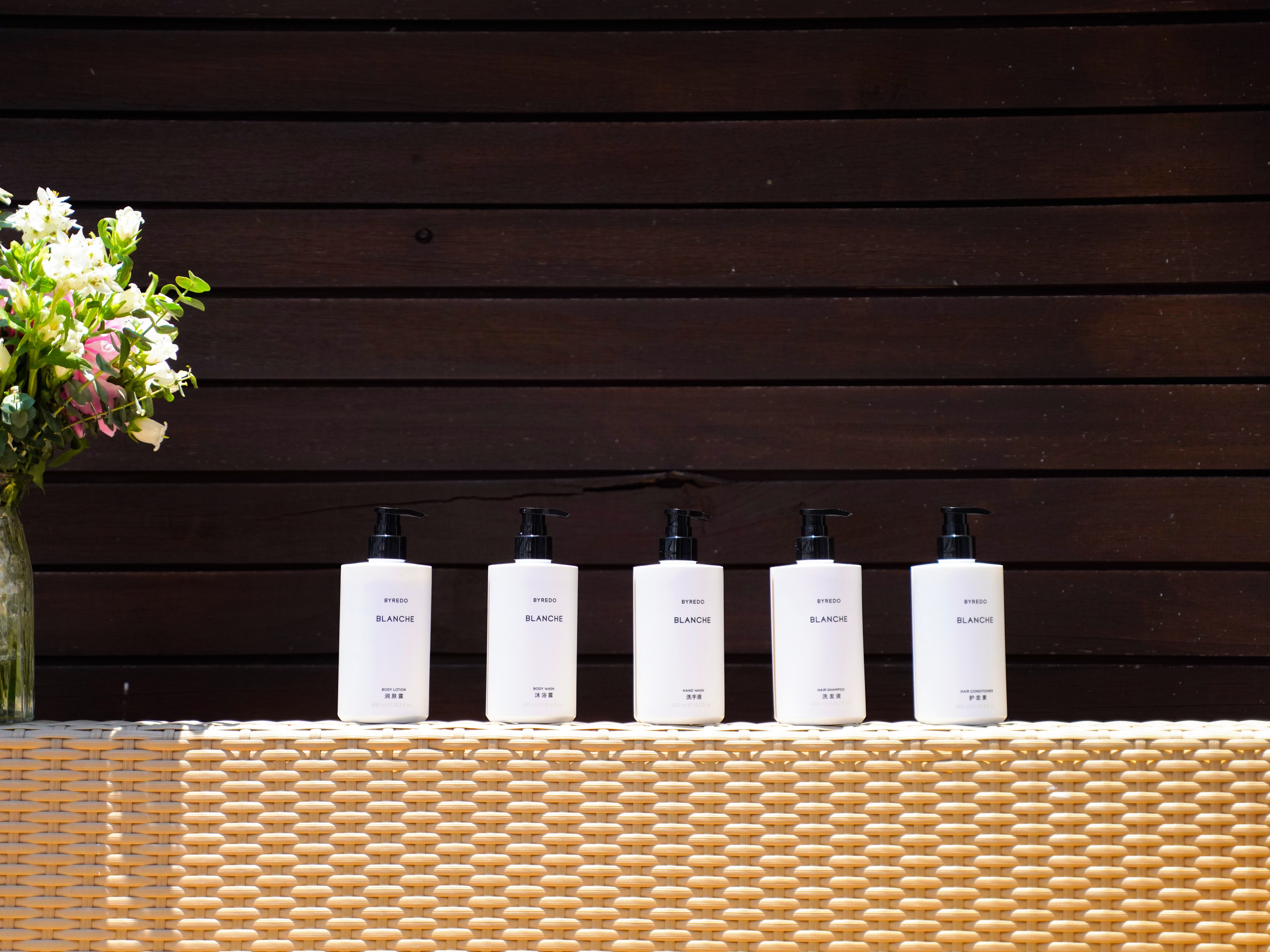 InterContinental Shenzhen行政豪华房 大床 泳池景观