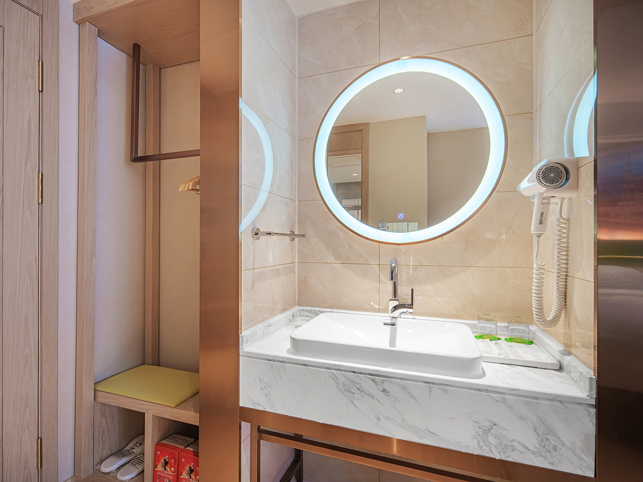 高级大床房（小度全屋智能+安睡荞麦枕）