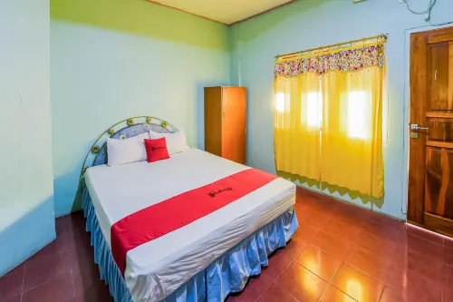 RedDoorz near Mangrove Forest Kupang