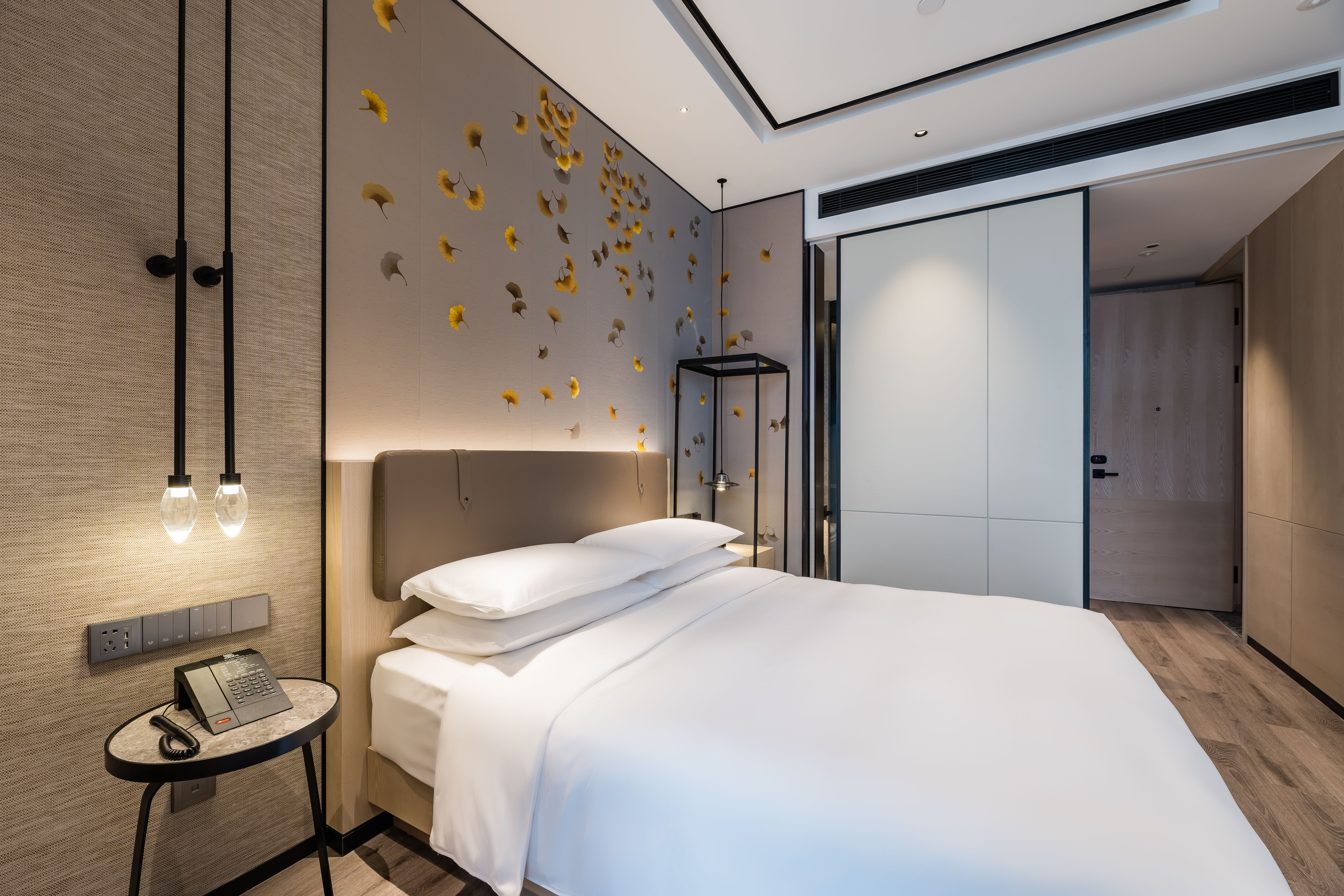 云和特价房（手机投屏+小冰箱+蓝牙音响）