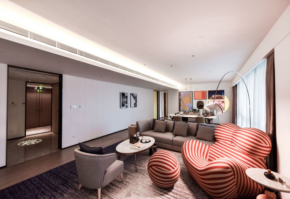 Ascott Raffles City ChongqingTime Traveler Artsy Theme Room (City-View, River-View)