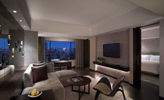 New World Makati Hotel, Manila - Housity