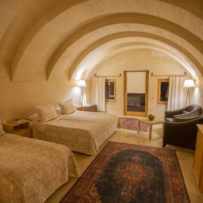 豪華三人間 基斯塔洞穴酒店優惠