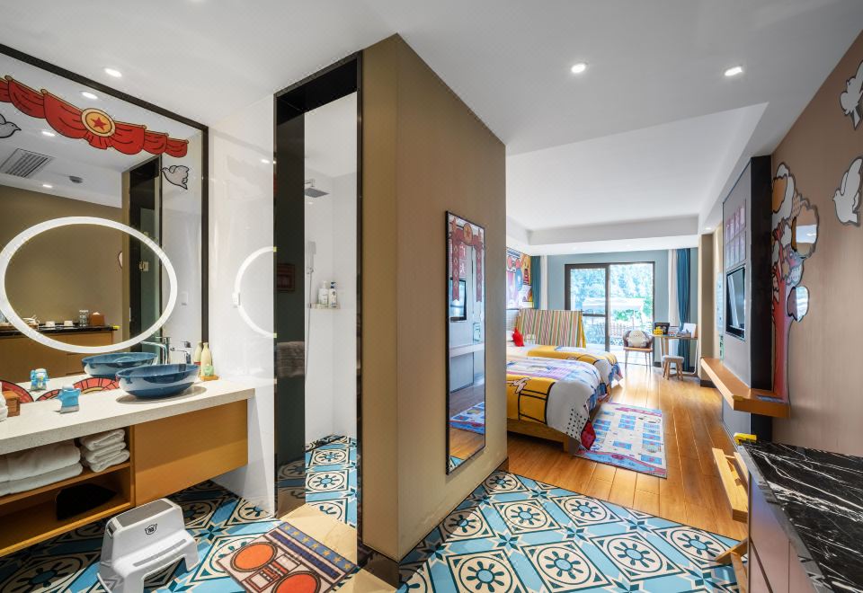 庭院湖景家庭房