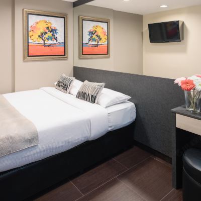 標準大床房（無窗） 新加坡優良酒店 - 尼斯 （Staycation Approved）優惠