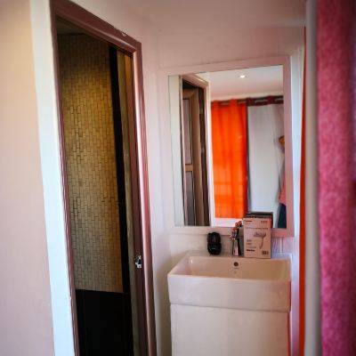 Bilik Queen Standard Kupon The Wharf Guesthouse Semporna