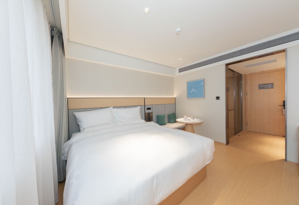 舒压高级大床房（65寸4K电视投屏+智能客控）