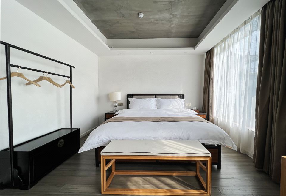 Qixia Light Luxury Double Bed Room