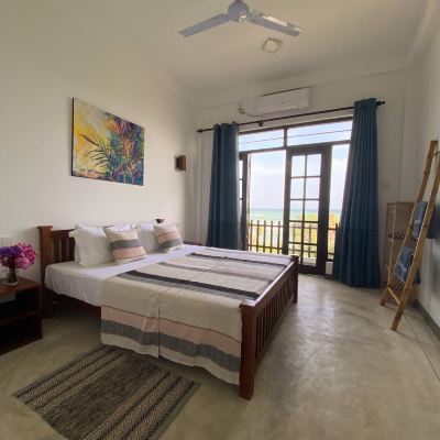 Deluxe Double Room with Balcony and Sea View Peak Point Promo Code
