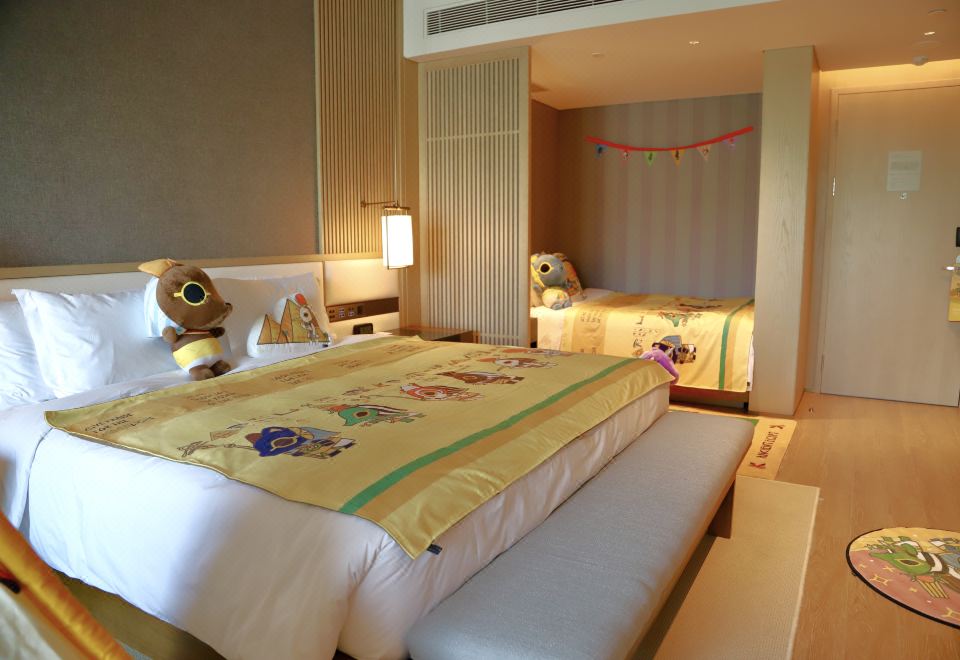 Crowne Plaza Zunhua Hot Spring TownEgyptian Deity Family Theme Room