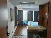 Durian Candy Hotel (Qianshan Citizen Square Branch)
