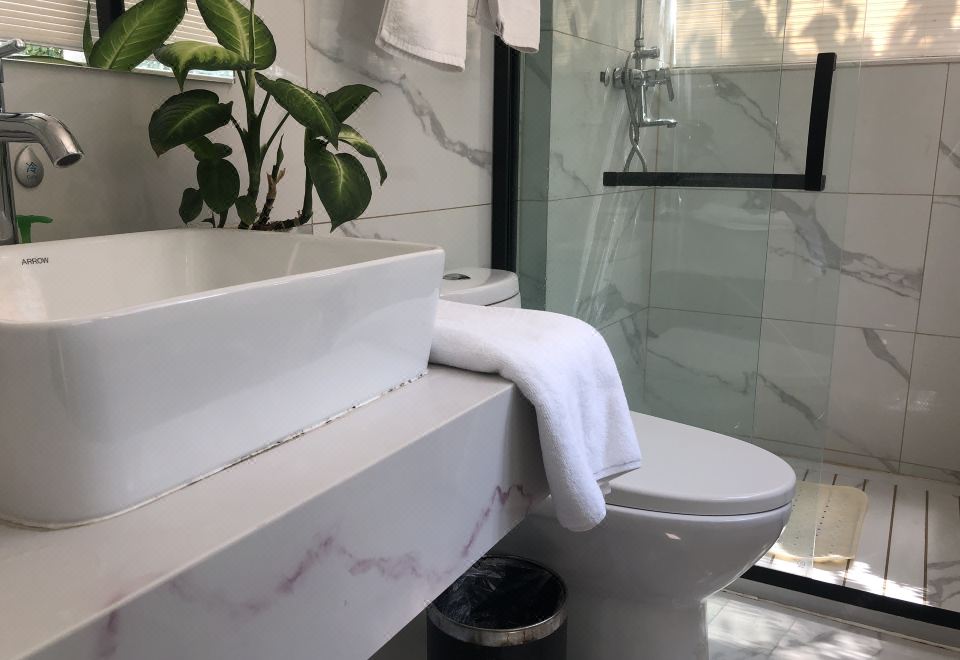 月境·精致大床房（休閑露臺丨小花園）