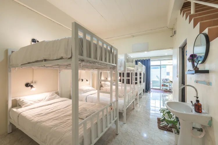 Bed In Bed In 8Beds Mix Dormitory (Shared Bathroom）