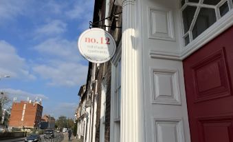 no 12 - Stunning Self Check-in Apartments in Worcester Centre - Housity