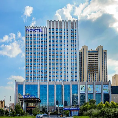 Novotel Daqing Haofang Отели в г. Дацин