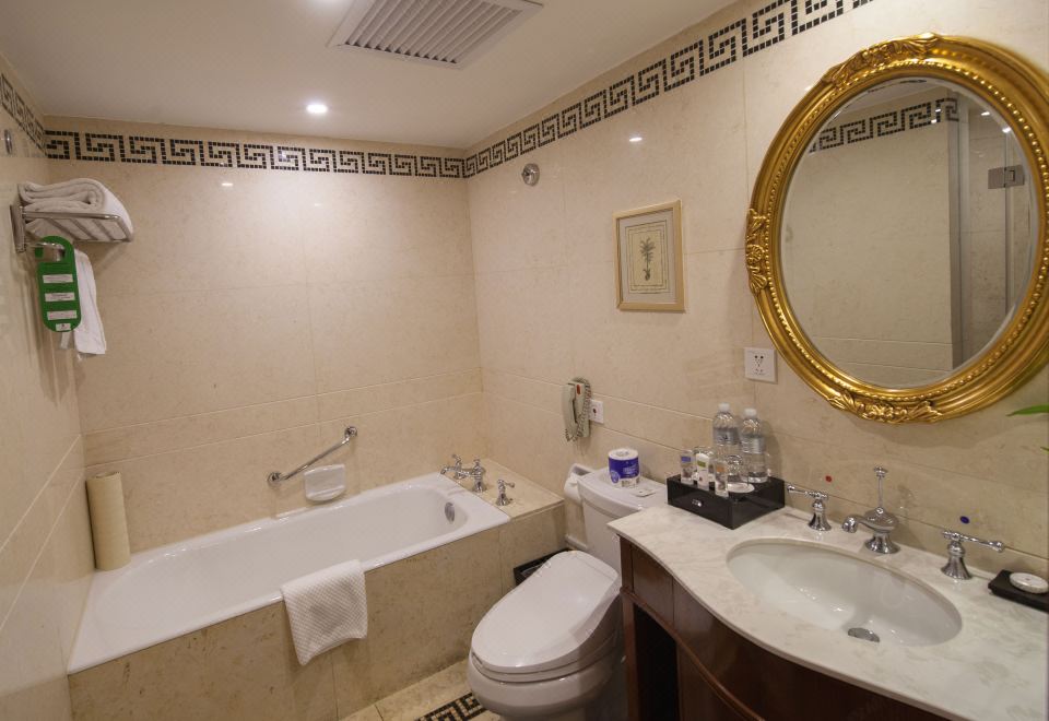 Jin Jiang Park Hotel ShanghaiDeluxe Panoramic Queen Room
