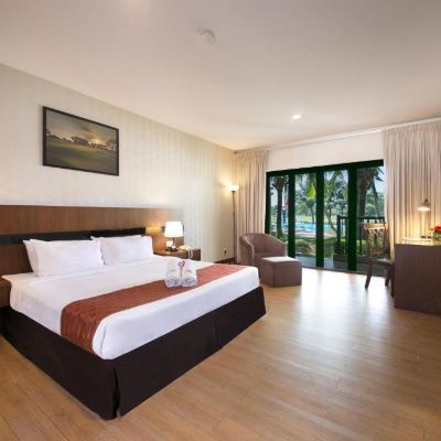Bilik Deluxe King Kupon Amverton Cove Golf & Island Resort Kuala Lumpur