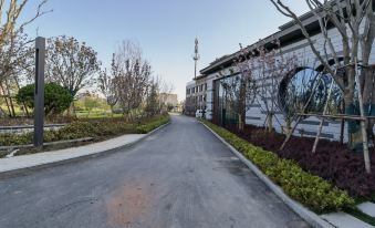 Camry Period Hotel (Jiaodong International Airport)