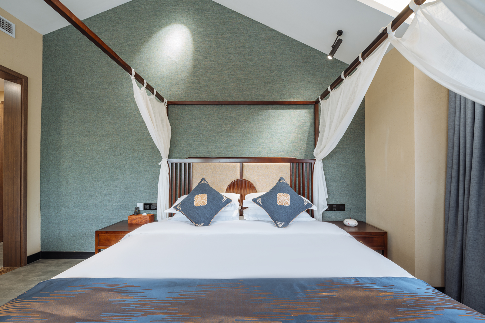 望江南?河景豪华大床房