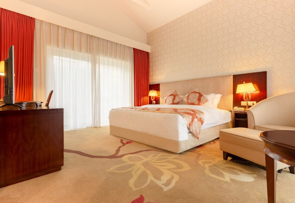 Asia Gulf HotelSix-Bedroom Detached Villa