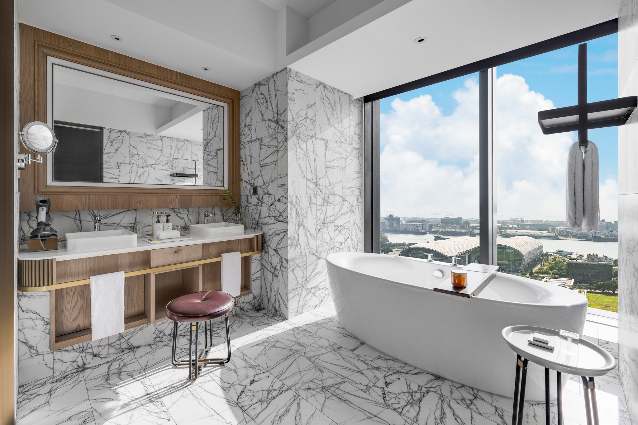 港湾海景开放式大床套房