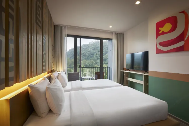 ห้องดีลักซ์ เตียงแฝด พร้อมวิวภูเขา