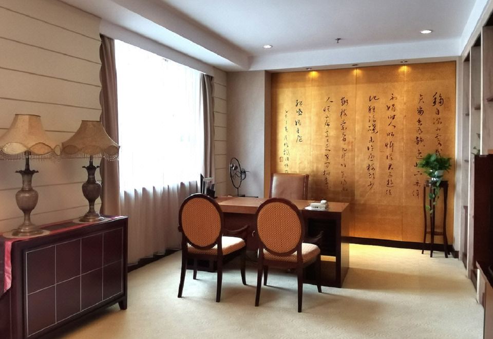 Jinling Yuntai HotelGrand Deluxe Family Suite