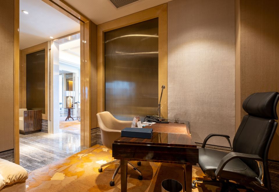 Sheraton Zhongshan HotelFamily Suite