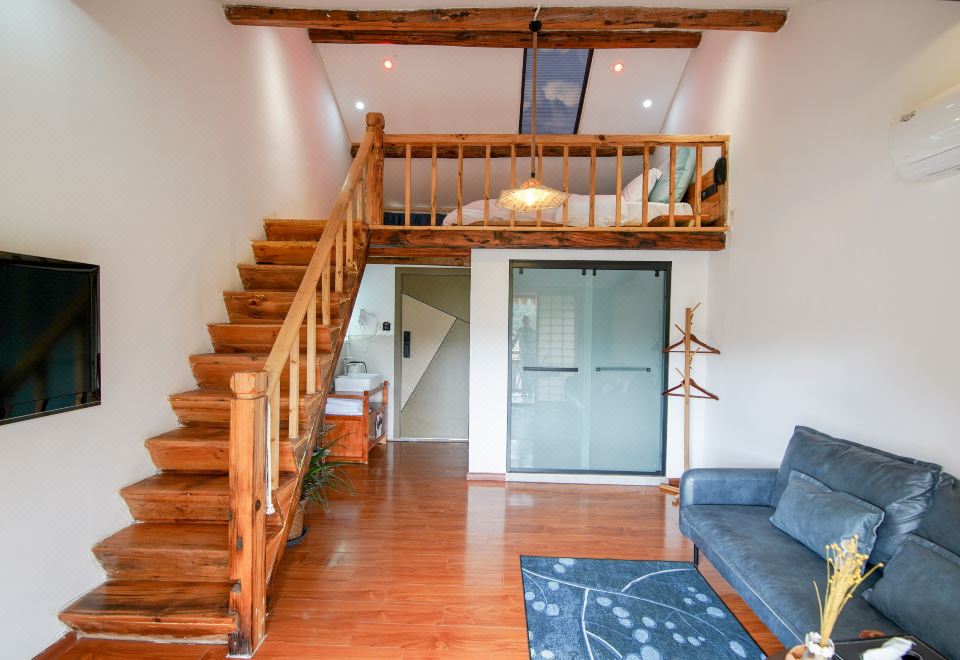 Kunming Ximeng Ayu Sheye Homestay (Changshui International Airport Branch)Duplex Smart Room (Double Bed) (Terrace, Window)