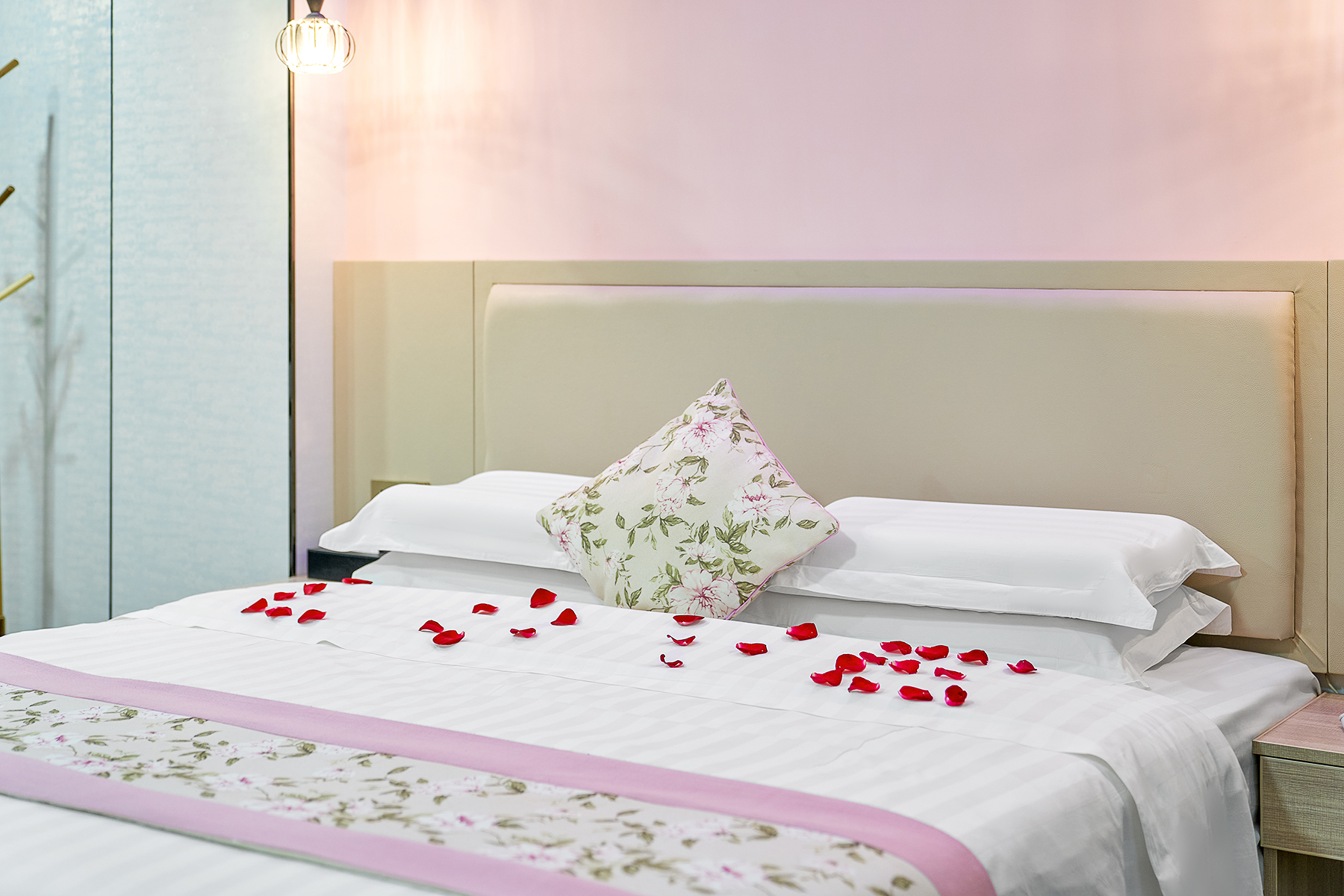 月色·情侶主題房