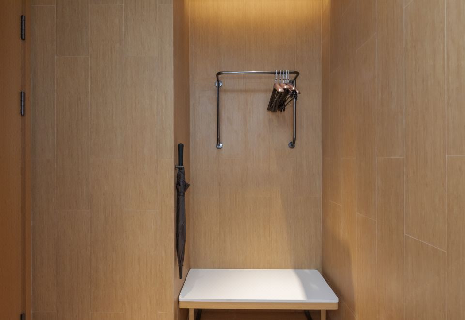 套房（65寸4K电视投屏+智能客控）