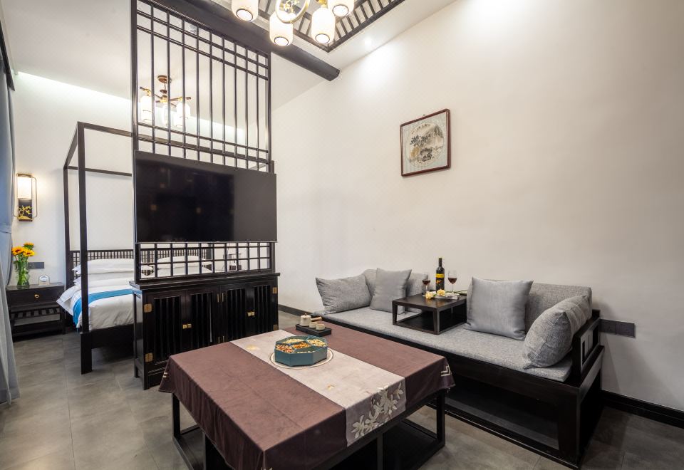 Purple Qi East Come Big Bed Room