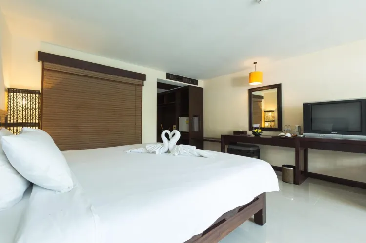 ห้องดีลักซ์ เตียงใหญ่ 1 เตียง