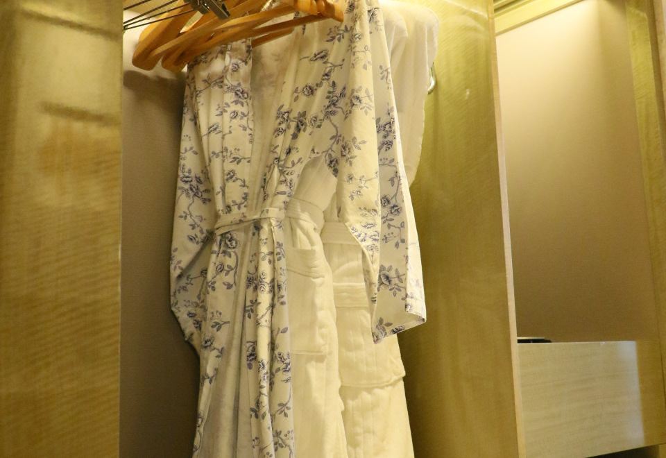 总统套房（独立会客厅+吧枱+超大衣帽间+书房）