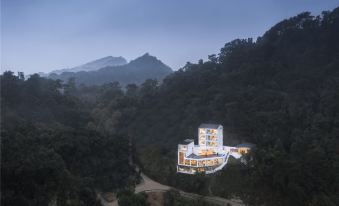 There is a Starlight Mountain B&B outside Chongqing